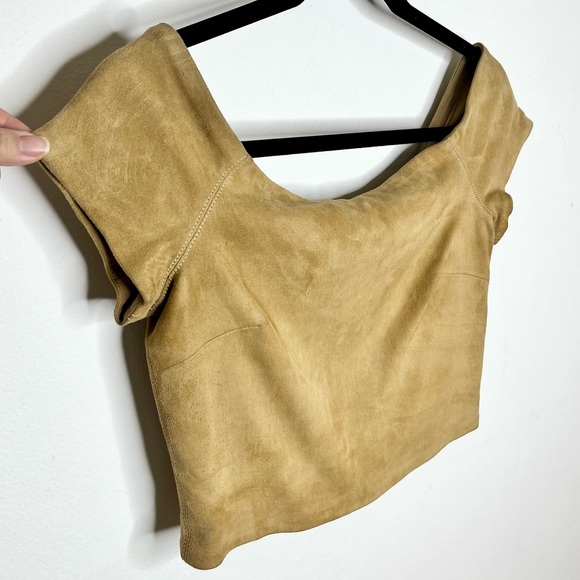 Alice + Olivia ‘Gracelyn’ Cropped Suede Top - Picture 6 of 11